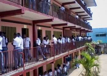 Le ministère de l'éducation va procéder au contrôle contre les frais exorbitants
