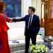Le couple présidentiel camerounais Paul et Chantal Biya avec Emmanuel Macron au palais Etoudi