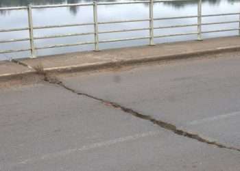 La fissure du pont de Kango à l'origine de l'inquiétude des usagers mais pas pour Balonzi