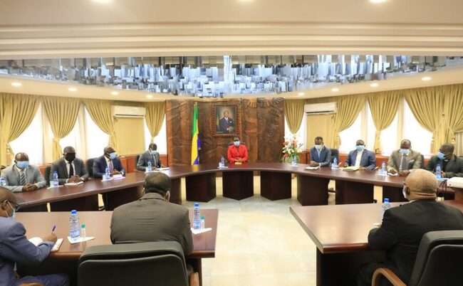 La délégation de l'église Évangélique du Gabon à la Primature avec Rose Christiane Ossouka Raponda 