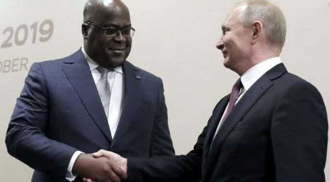 Le président de la RDC à gauche Félix Tshisekedi et le président de la Russie Vladimir Poutine
