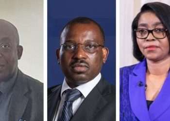 Le retraité Safiou Abdul Gaffar, à gauche défie le ministre du Pétrole Vincent de Paul Massassa, au centre, et le Premier ministre Rose Christiane Ossouka Raponda, à droite