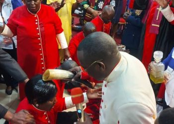 Le Pasteur principal du Royaume des serviteurs de Christ Alain Roger Boukomba