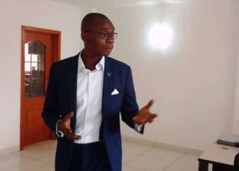 Steve Christian Ossindji lors de la présentation de l'application Immodem