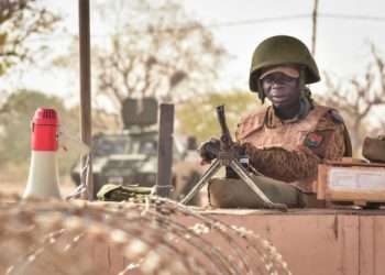 Un militaire du Burkina Faso où on craint un nouveau putsch