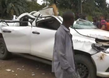 Le pick-up de l'accident ayant fait trois morts au PK 27