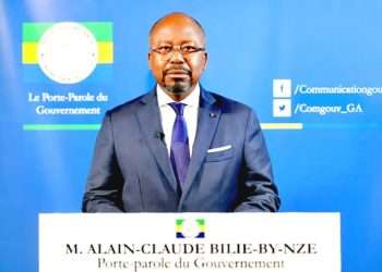 Alain-Claude Bilie-By-Nze lors de la lecture du Conseil des ministres