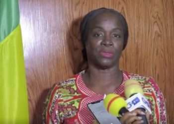 Alice Ouedraogo venue faire ses adieux au ministre Yves Fernand Manfoumbi