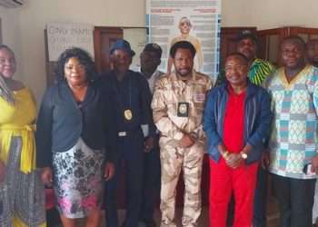 La délégation de la Conacce Chaplains et les responsables de l'ONG Agir pour le Gabon et de la Clinique Alia & Zéida Louma Eyougha