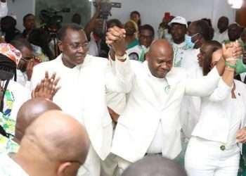 Le SG du PDG, Steeve Nzegho Diecko et les camarades Joël Ogouma et Madeleine Berre
