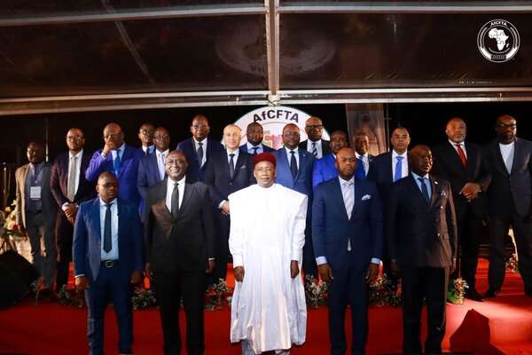 Photos de famille des membres de la ZLECAF en prélude au lancement de l'initiative du commerce guidé du marché commun