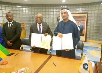 Ahmed Bin Jarwan Président du Conseil mondial pour la Tolérance, à droite, et Faustin Boukoubi, le président de l'Assemblée nationale, à gauche