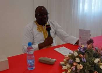 L'évangéliste Jean Bosco Mouissi Mayombo présentant son ouvrage ''Appel et épreuves ministériels ''