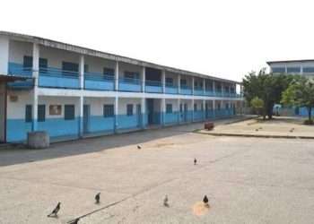 Un enseignant du Collège Charles Ntchoréré surpris en plein rapport sexuel avec une élève
