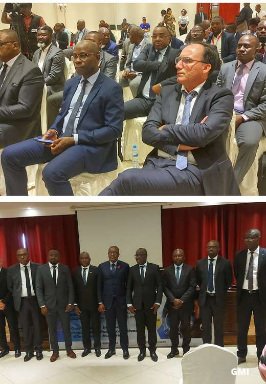 Vue partielle de l'assistance et la photo de famille
