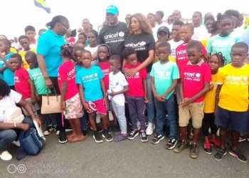 Les enfants venus à la Baie des Rois pour la journée mondiale de l'enfance organisée par l'UNICEF
