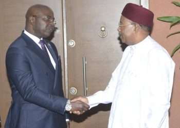 Le président du Conseil des ministres de la ZLECAF, Yves Fernand Manfoumbi reçu par le Champion, l'ancien président nigérien, Mahamadou Issoufou