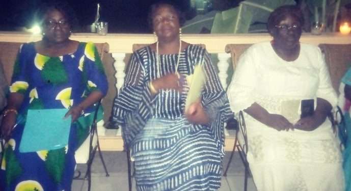 Evelyne Yvonne Ndemdy Youssouf, au centre, la Secrétaire nationale 4 de l'UFPDG