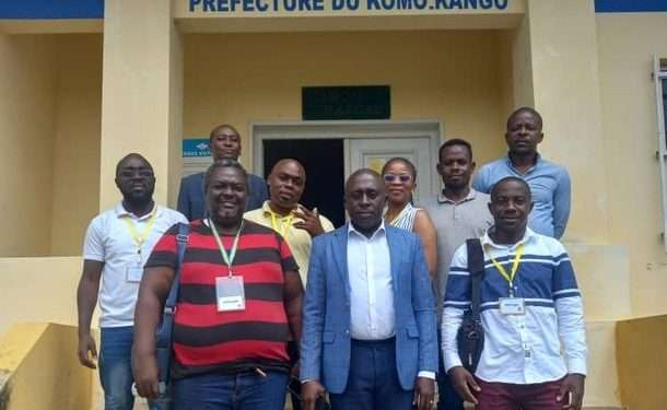 Le bureau du SYNAPS- PGA et le préfet du Département du Komo Kango