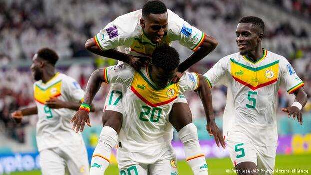 Le Sénégal bat le Qatar, pays organisateur éliminé (3-1)