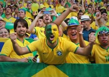Les supporters du Brésil, pays qui va gagner la Coupe du monde 2022 selon les chercheurs de l'Université d'Oxford