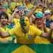 Les supporters du Brésil, pays qui va gagner la Coupe du monde 2022 selon les chercheurs de l'Université d'Oxford