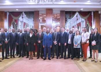 Ali Bongo et les membres du MEDEF