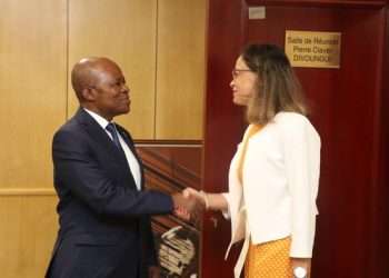 Le président Faustin Boukoubi et Rosario Bento Pais, chef de la délégation de l’UE au Gabon