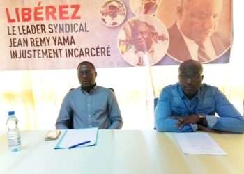 Les avocats de la plateforme Libérez Jean Rémy Yama devant la presse