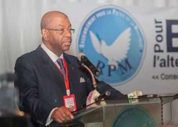 Le président du RPM, Alexandre Barro Chambrier lors du discours d'ouverture