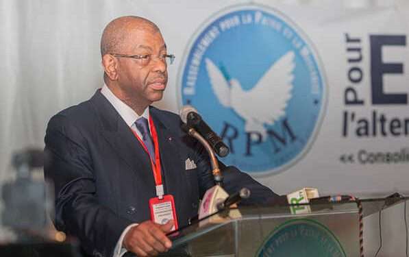 Le président du RPM, Alexandre Barro Chambrier lors du discours d'ouverture