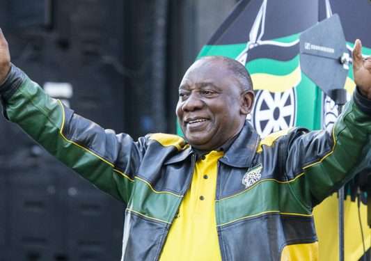 Le président sud africain Cyril Ramaphosa, réélu sans surprise à la tête de son parti ANC