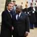 Le président français Emmanuel Macron à Libreville le 2 mars prochain (à gauche)
