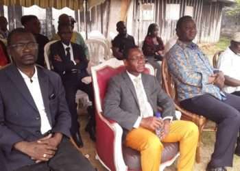 Désiré Mounanga présente le MBA aux populations de Bambouchine