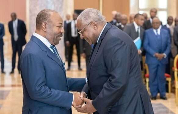 Séraphin Akure-Davain à droite, nommé co-président de la concertation politique