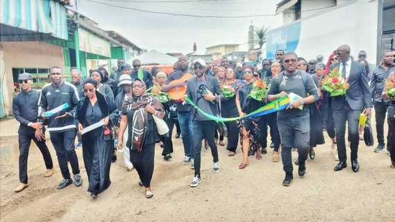 Les artistes rendent hommage aux victimes du navire Esther Miracle 