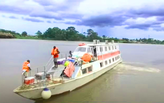Le bateau Ogooué Express