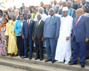 Les membres de l'APF dirigée par Faustin Boukoubi