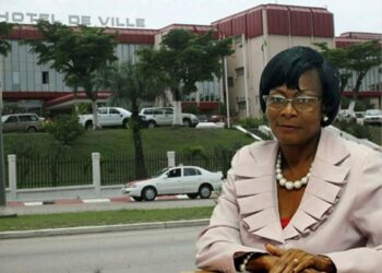 La mairesse de Libreville Christine Mba Ndutume aux portes de la prison centrale