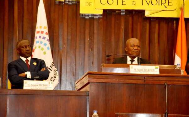 Faustin Boukoubi dirigeant les travaux de l'APF Afrique à Abidjan