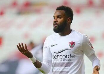 Aaron Boupendza suspendu par son club