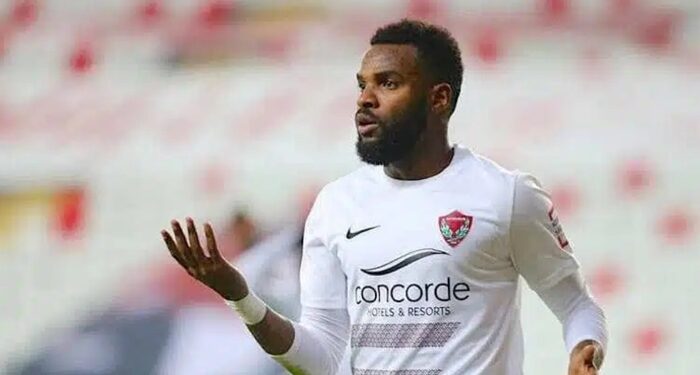 Aaron Boupendza suspendu par son club