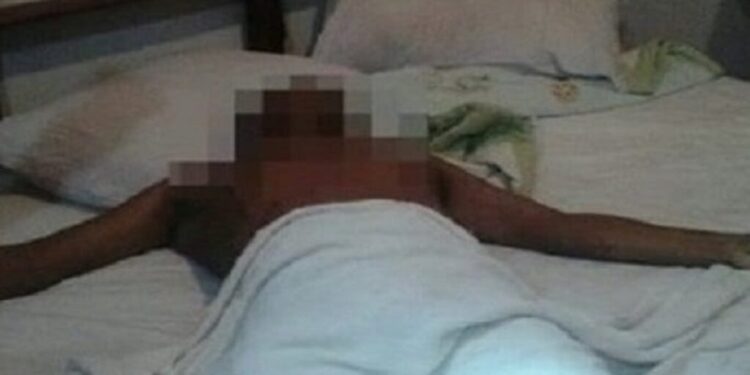 Benoît est mort prouvant sa femme qu'il est performant