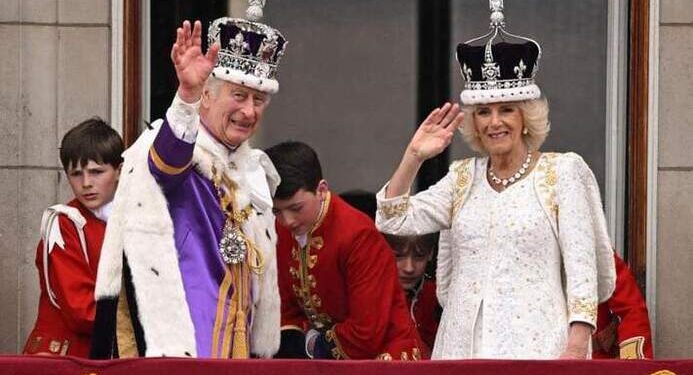 Le roi Charles III et Camilla couronnés