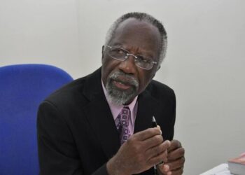 Le Pr Kombila Koumba denierait la qualité des CHU aux structures hospitalières de Libreville