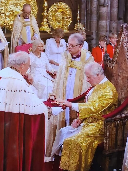 Le roi Charles III et la reine Camilla couronnés