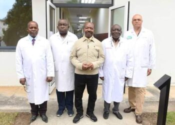 Ali Bongo examens obligatoires