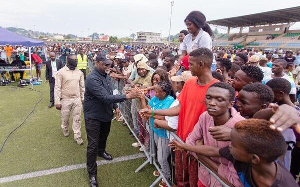 Monsieur Hervé Patrick Opianga au stade de Nzeng-Ayong