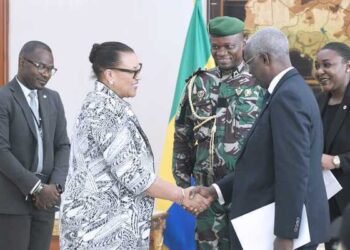 Commonwealth suspendre partiellement Gabon