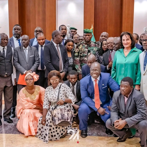 Oligui Nguema presse